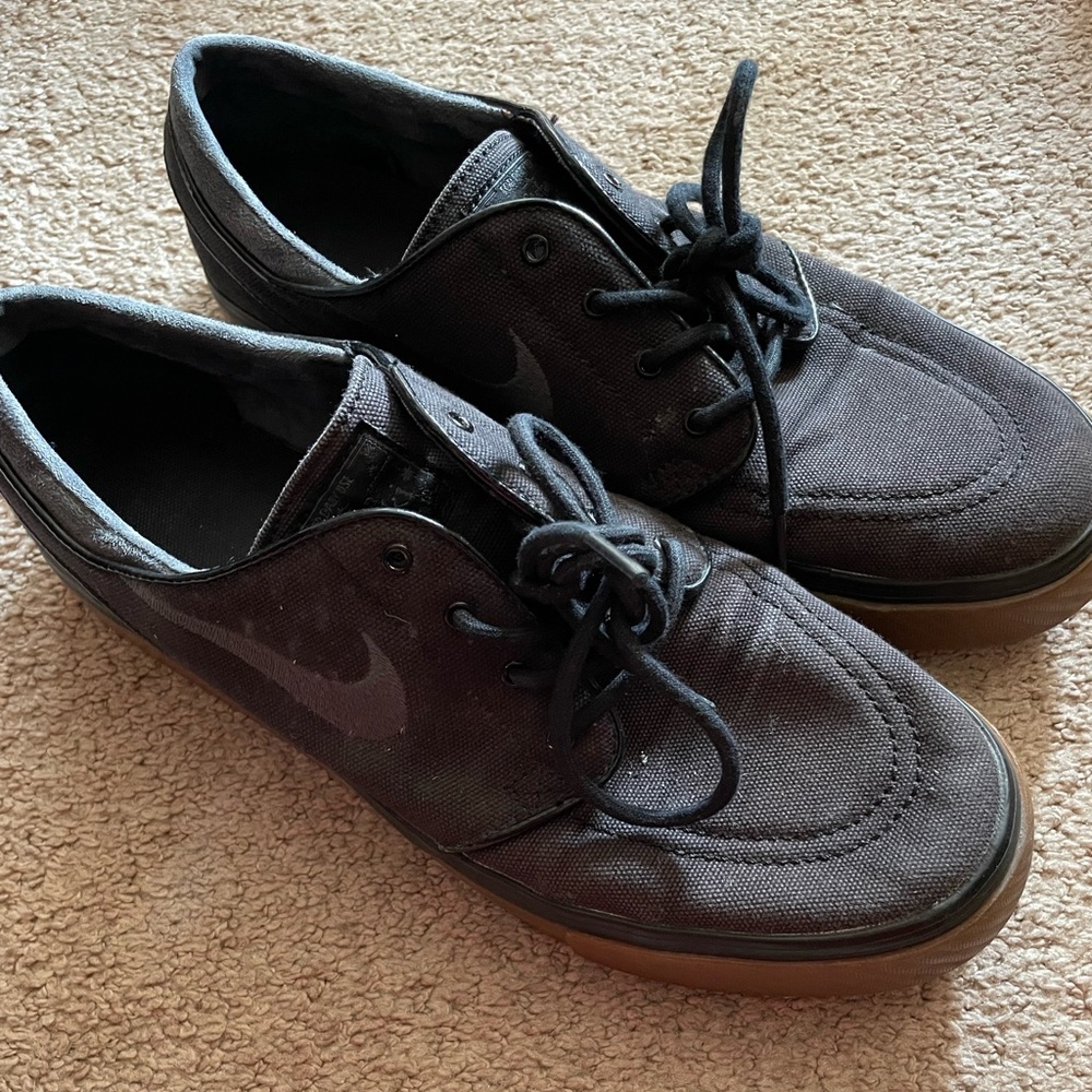 Nike Janoski